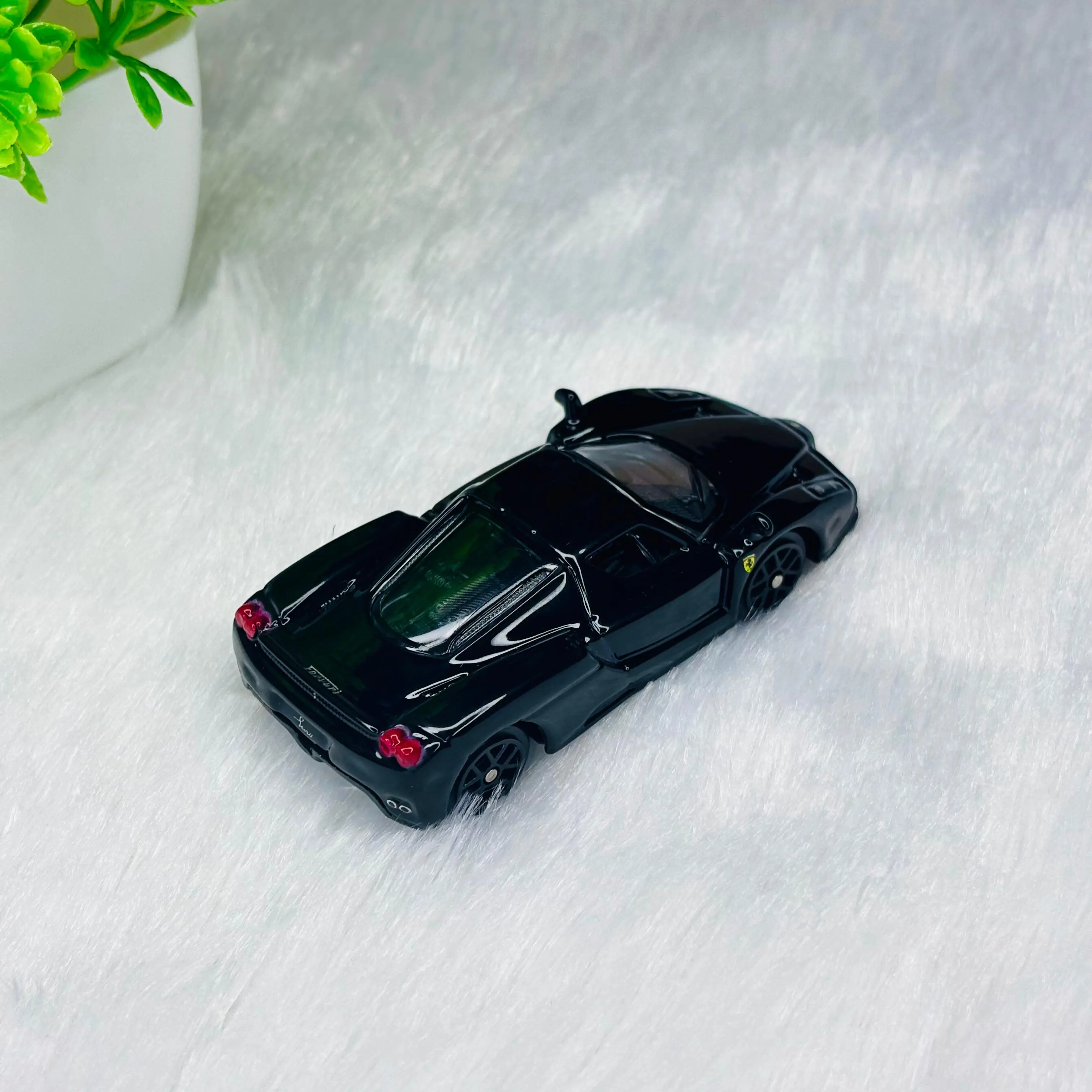 BURAGO FERRARI ENZO (DIE-CAST)