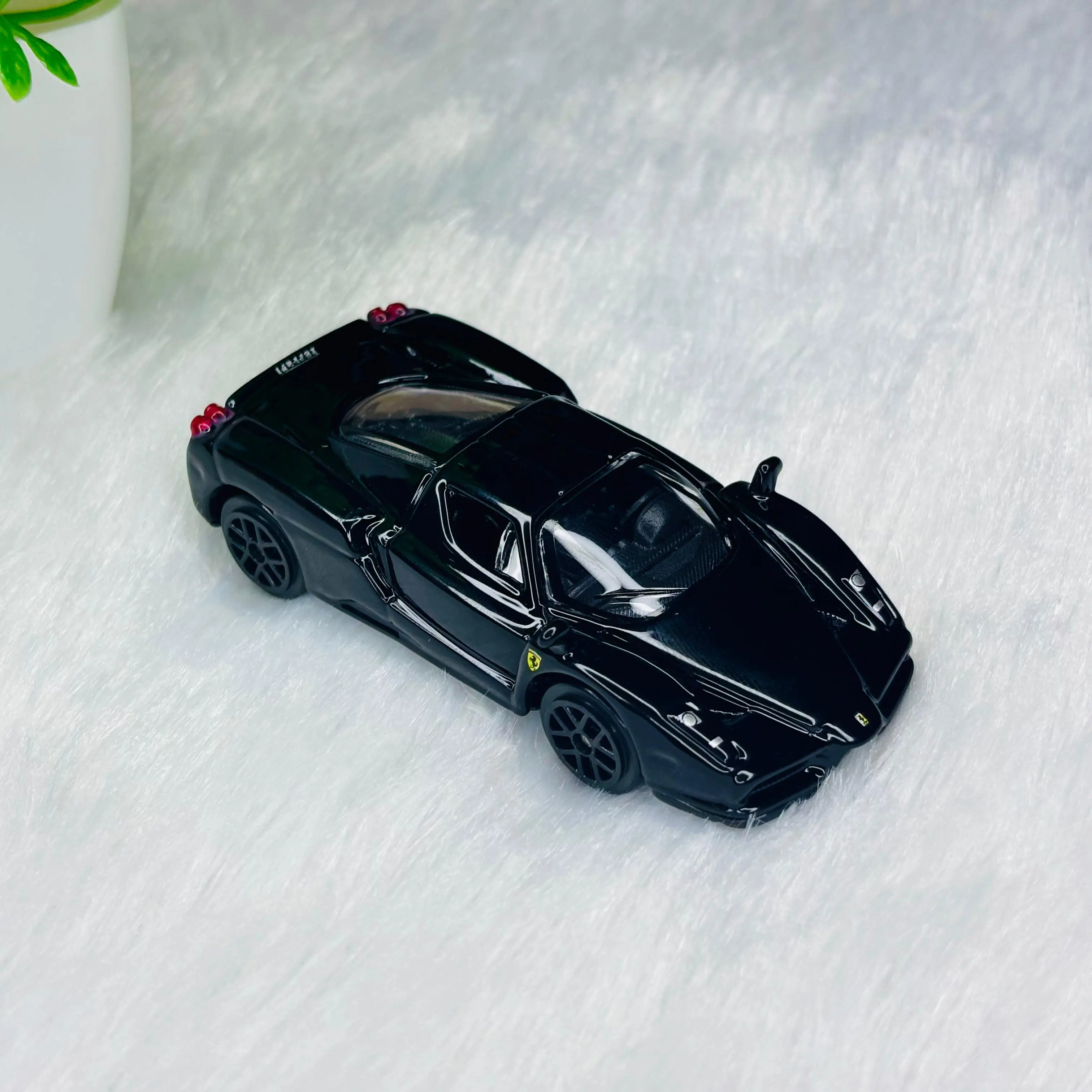 BURAGO FERRARI ENZO (DIE-CAST)